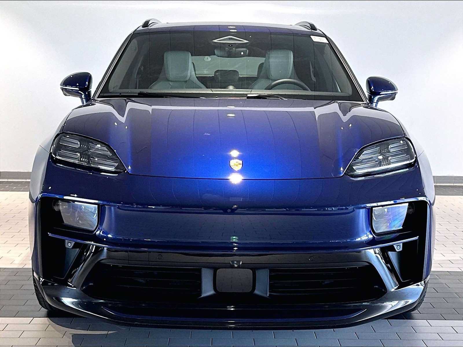 New 2026 Porsche Macan 4 Electric AWD/4WD image 10