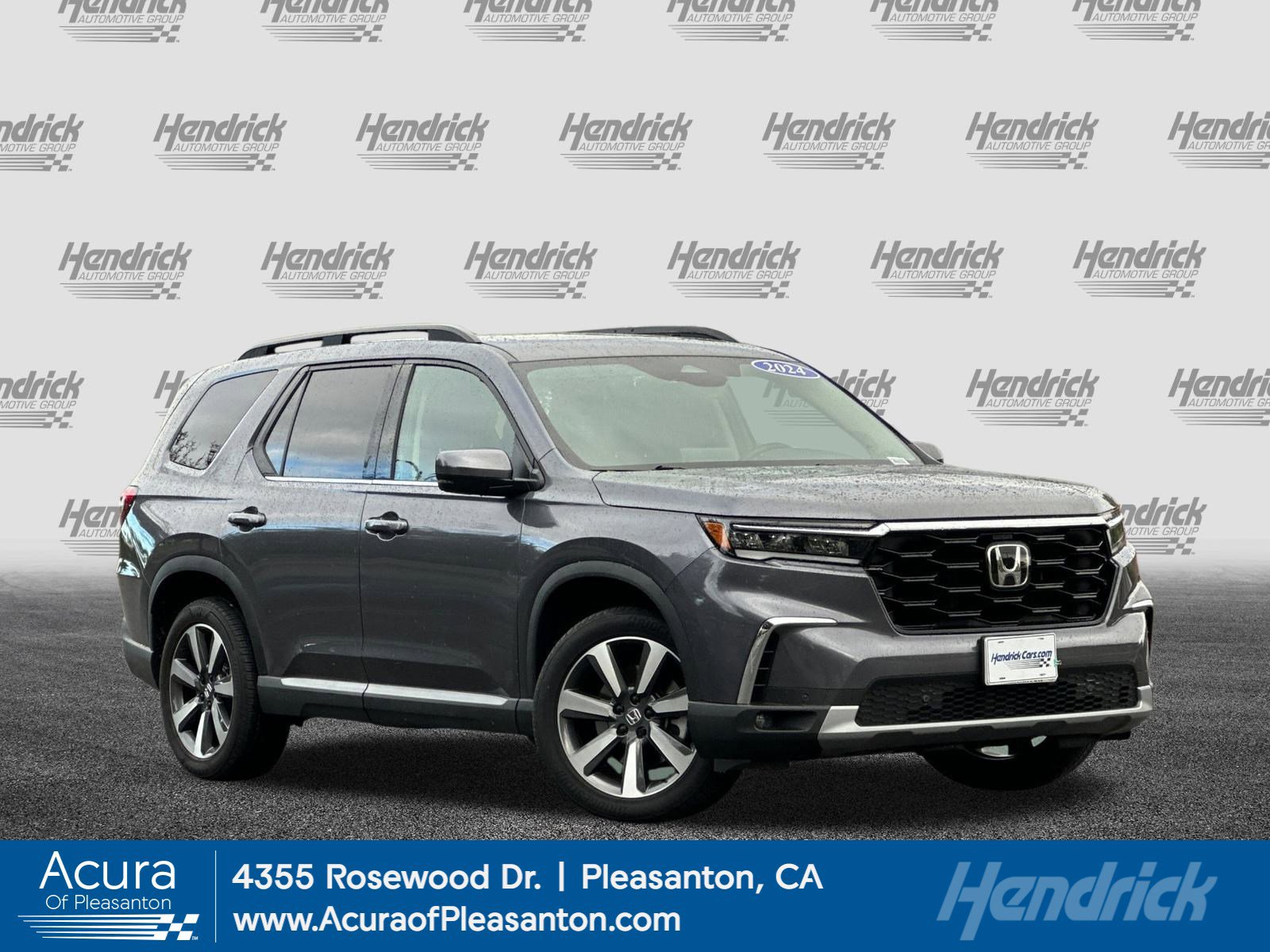 Used 2024 Honda Pilot Touring image 1