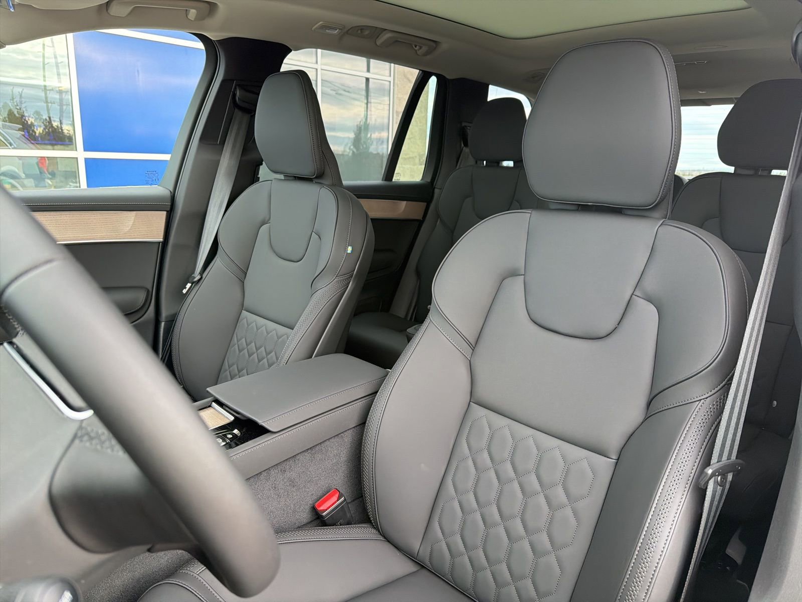New 2026 Volvo XC90 T8 Plus w/ Protection Package AWD/4WD image 19