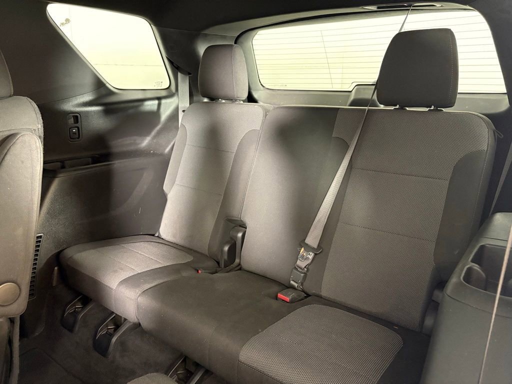 Used 2023 Chevrolet Traverse LT FWD image 43
