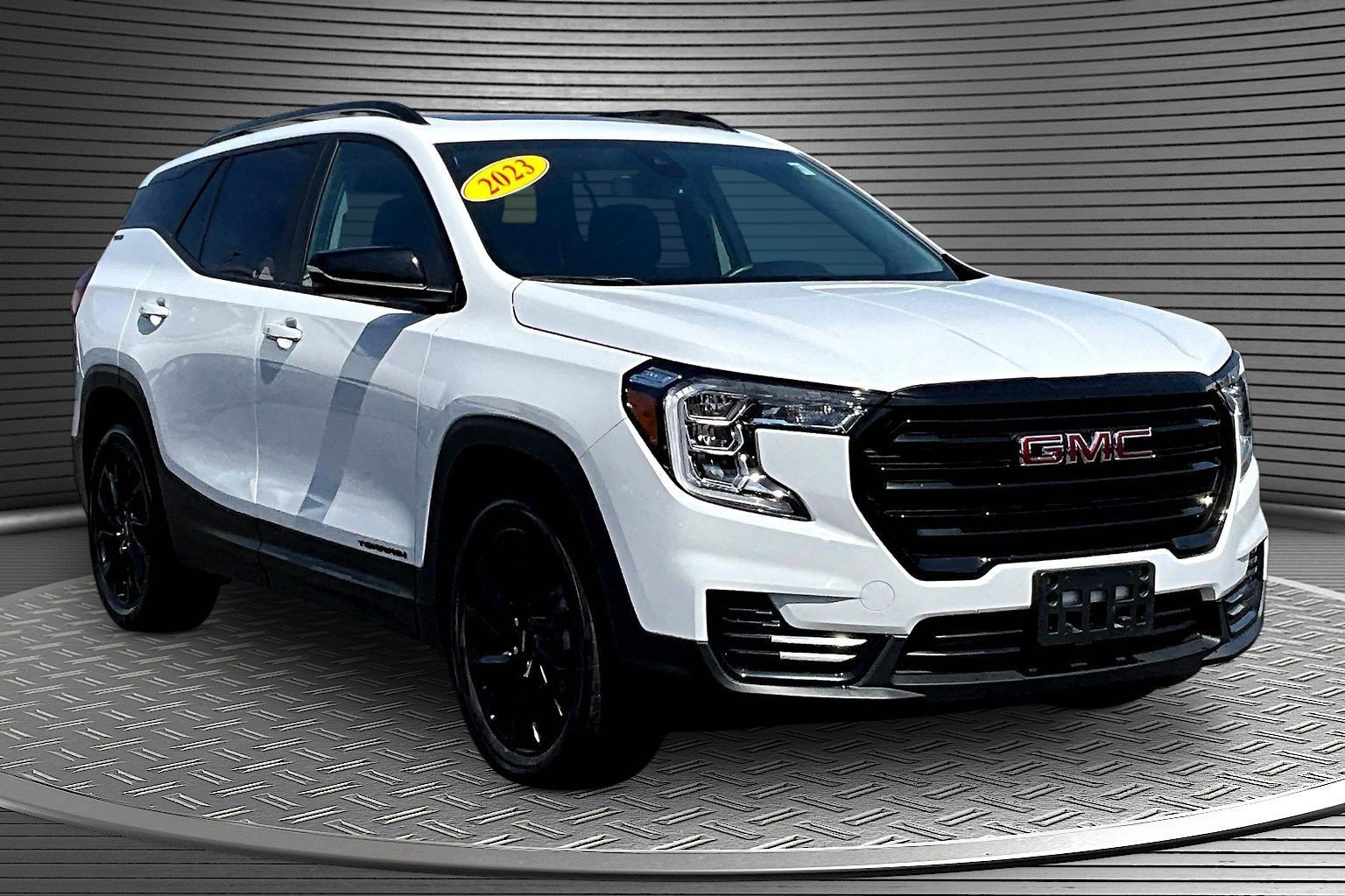 Used 2023 GMC Terrain SLE w/ Driver Convenience Package