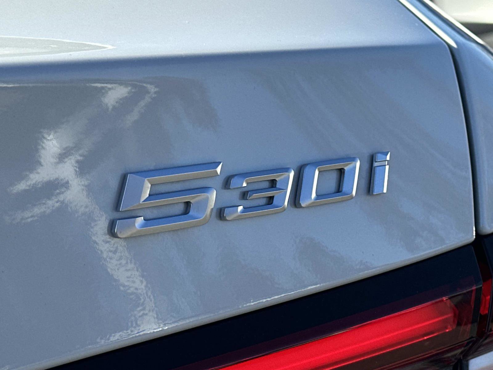 Used 2024 BMW 530i xDrive w/ Convenience Package image 10