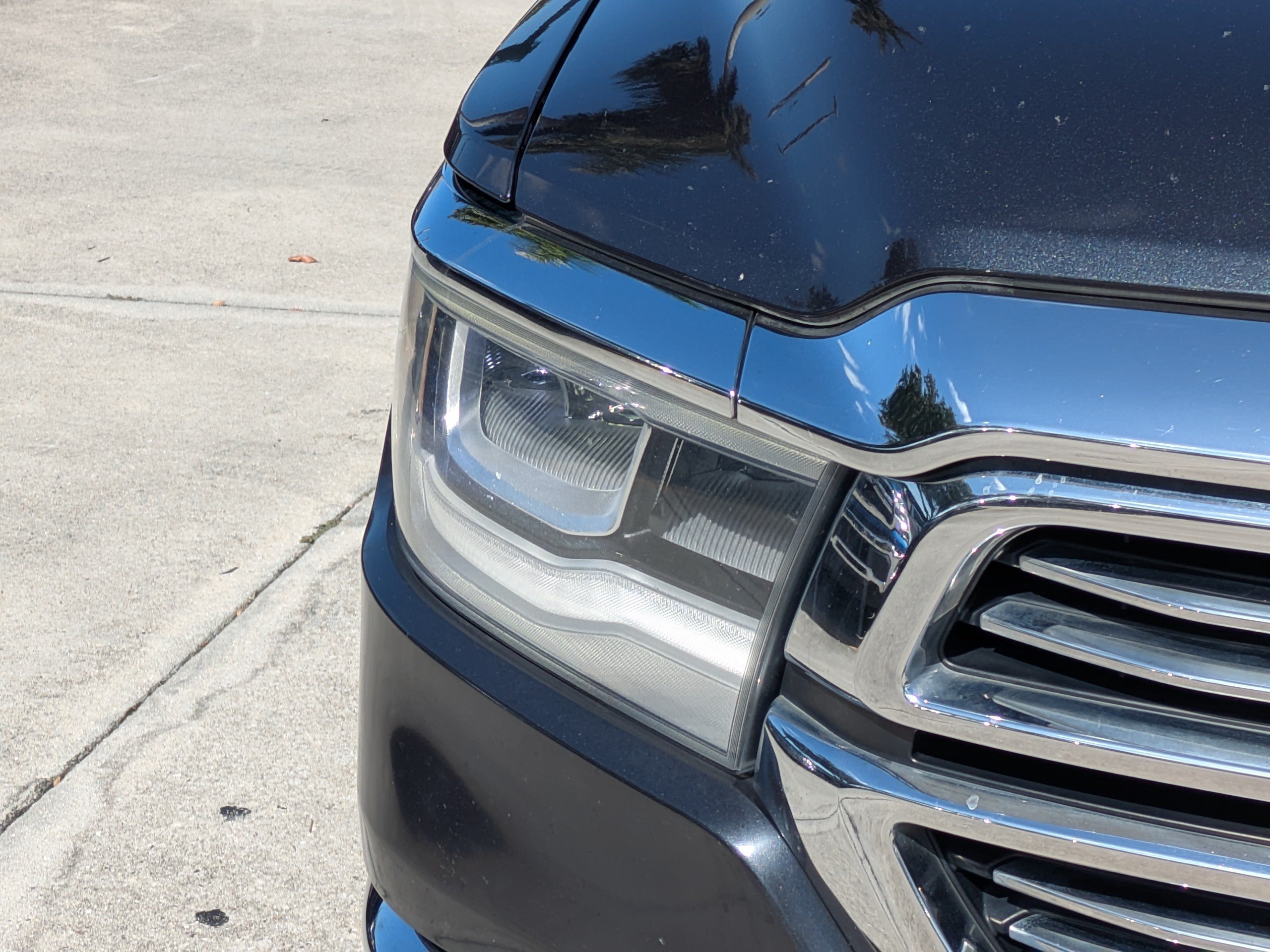 Used 2019 RAM 1500 Laramie RWD image 9