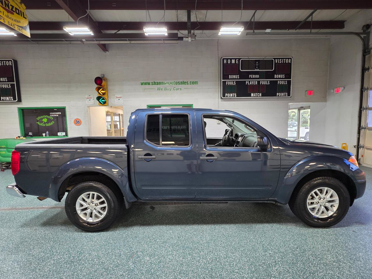 Used 2015 Nissan Frontier SV RWD image 5