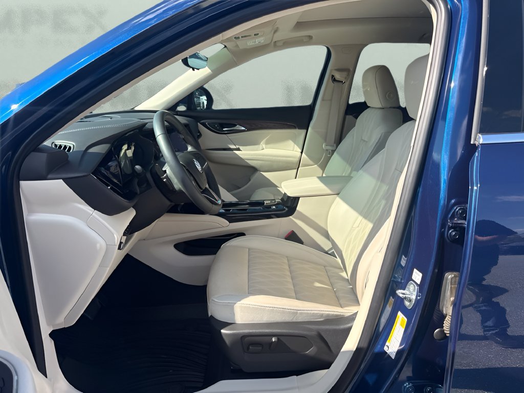 Used 2022 Buick Envision Avenir w/ Technology Package II FWD image 9