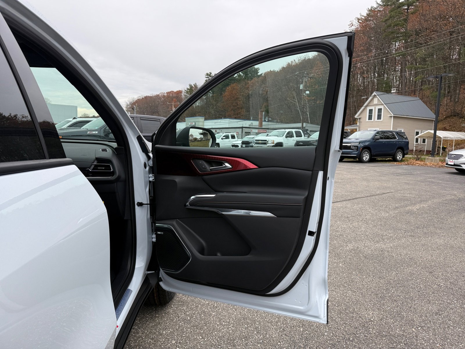 New 2026 Chevrolet Traverse Z71 w/ Enhanced Driving Package image 28