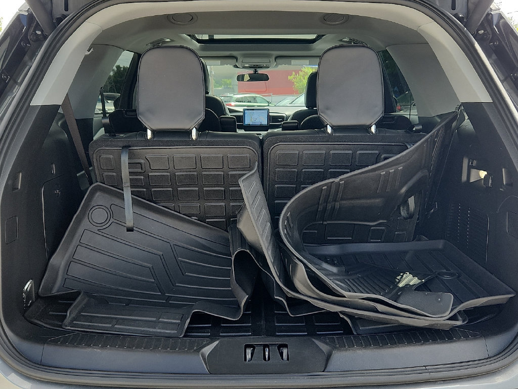 Used 2024 Ford Explorer XLT w/ Equipment Group 202A AWD/4WD image 25