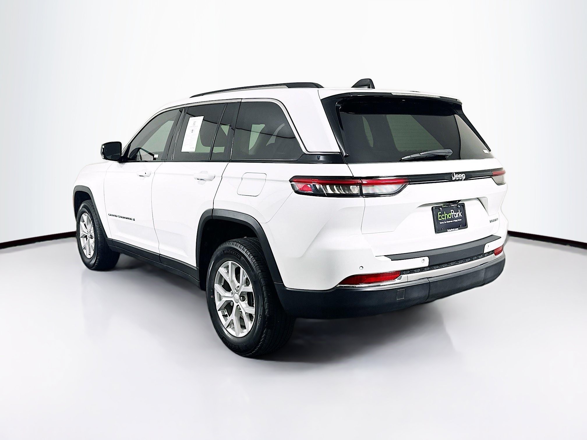 Used 2023 Jeep Grand Cherokee Limited RWD image 5