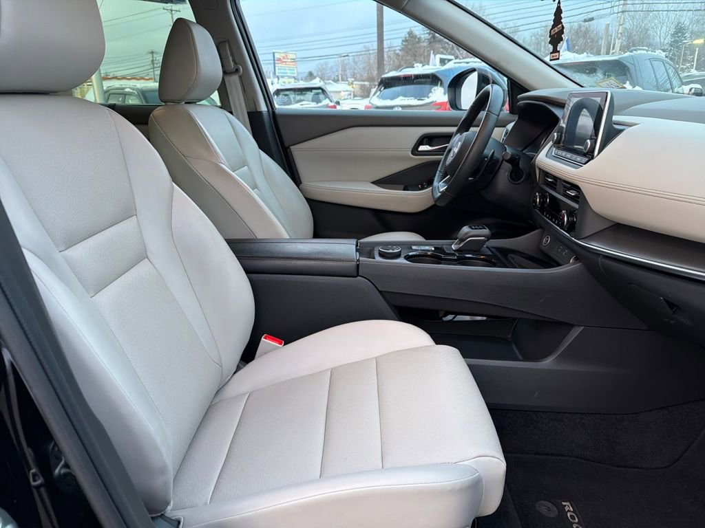 Used 2023 Nissan Rogue SV w/ SV Premium B Package image 38
