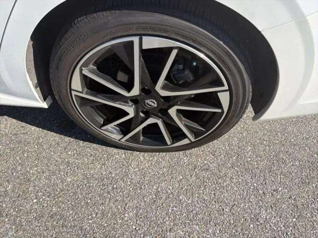 Used 2025 Nissan Sentra SR w/ SR Premium Package FWD image 28