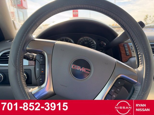 Used 2007 GMC Yukon SLT w/ SLT Preferred Equipment Group AWD/4WD image 17