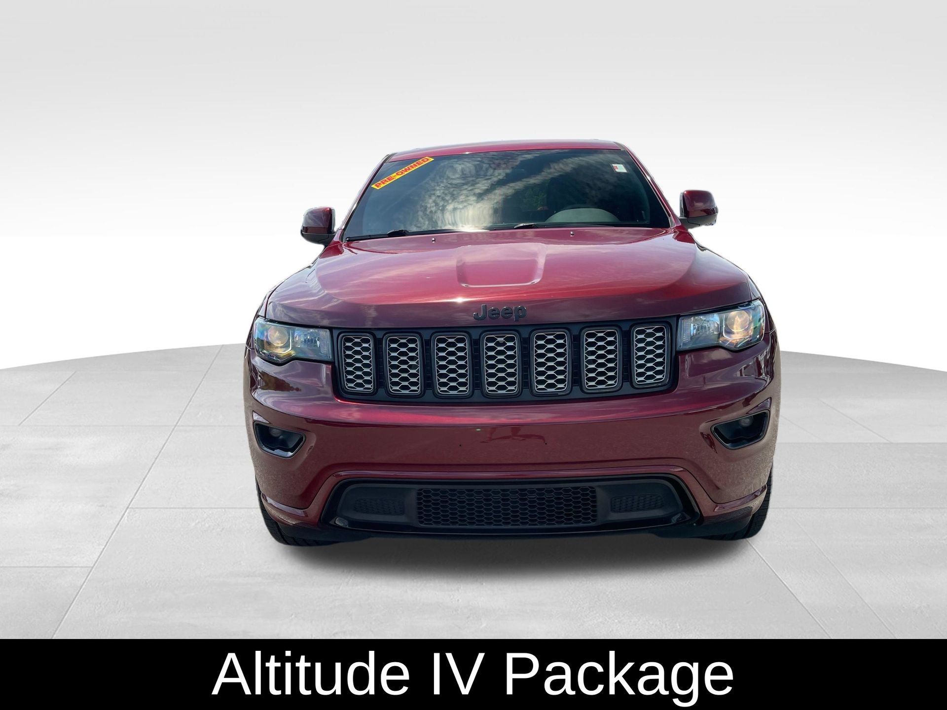 Used 2018 Jeep Grand Cherokee Altitude image 2