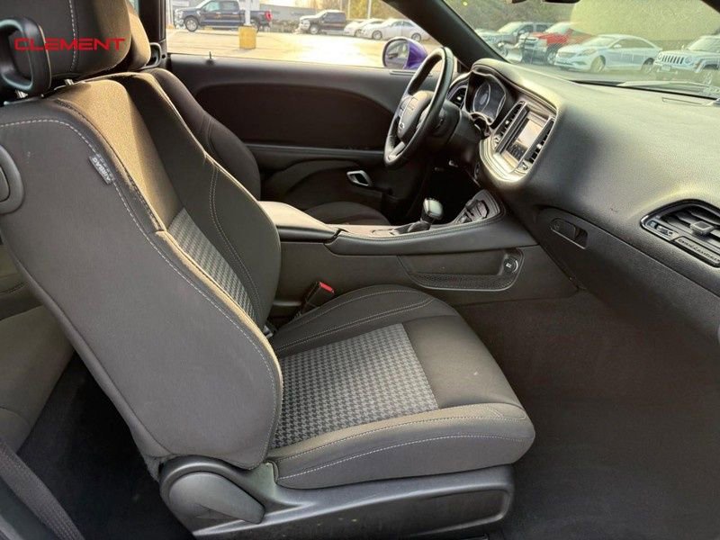 Used 2023 Dodge Challenger SXT image 12