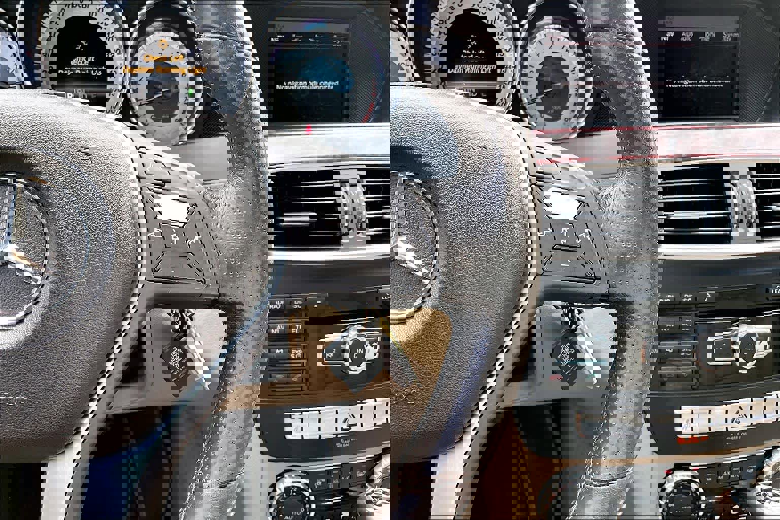 Used 2013 Mercedes-Benz C 250 Sedan image 25