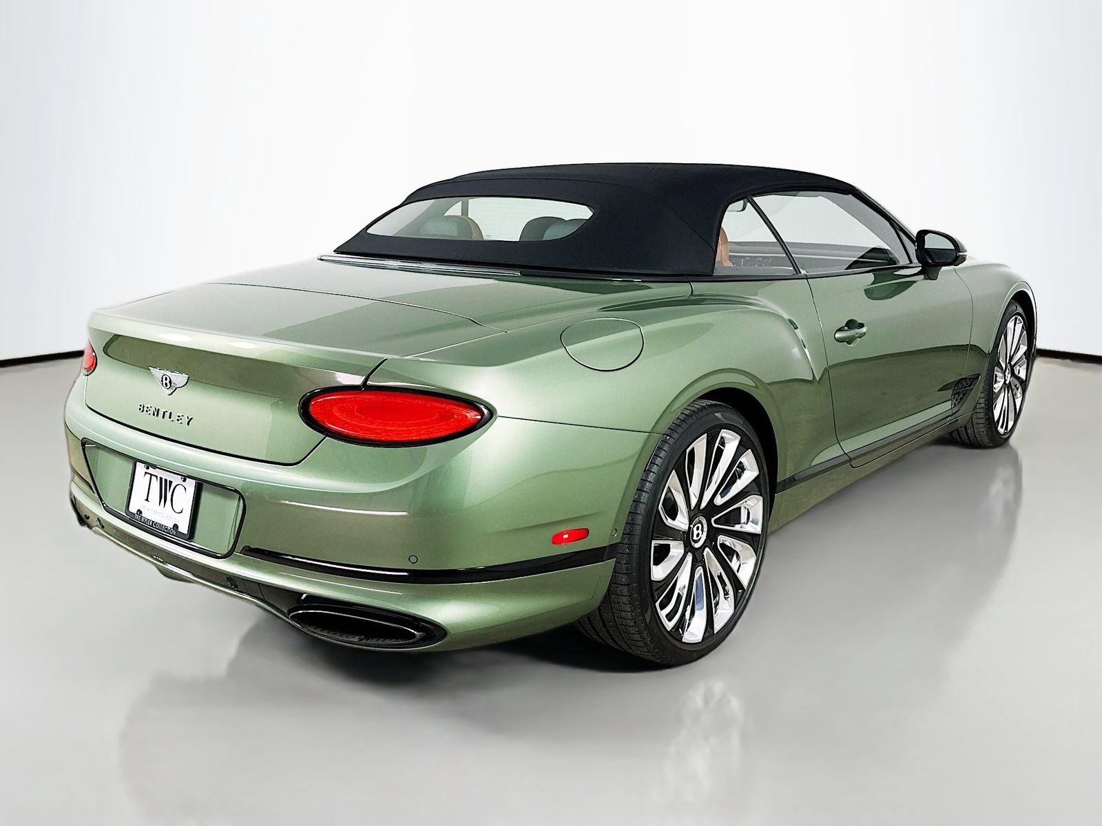 Used 2024 Bentley Continental GT Mulliner AWD/4WD image 9