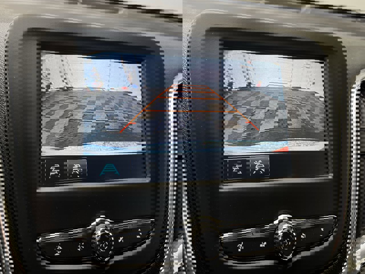 Used 2018 Chevrolet Equinox LS image 5