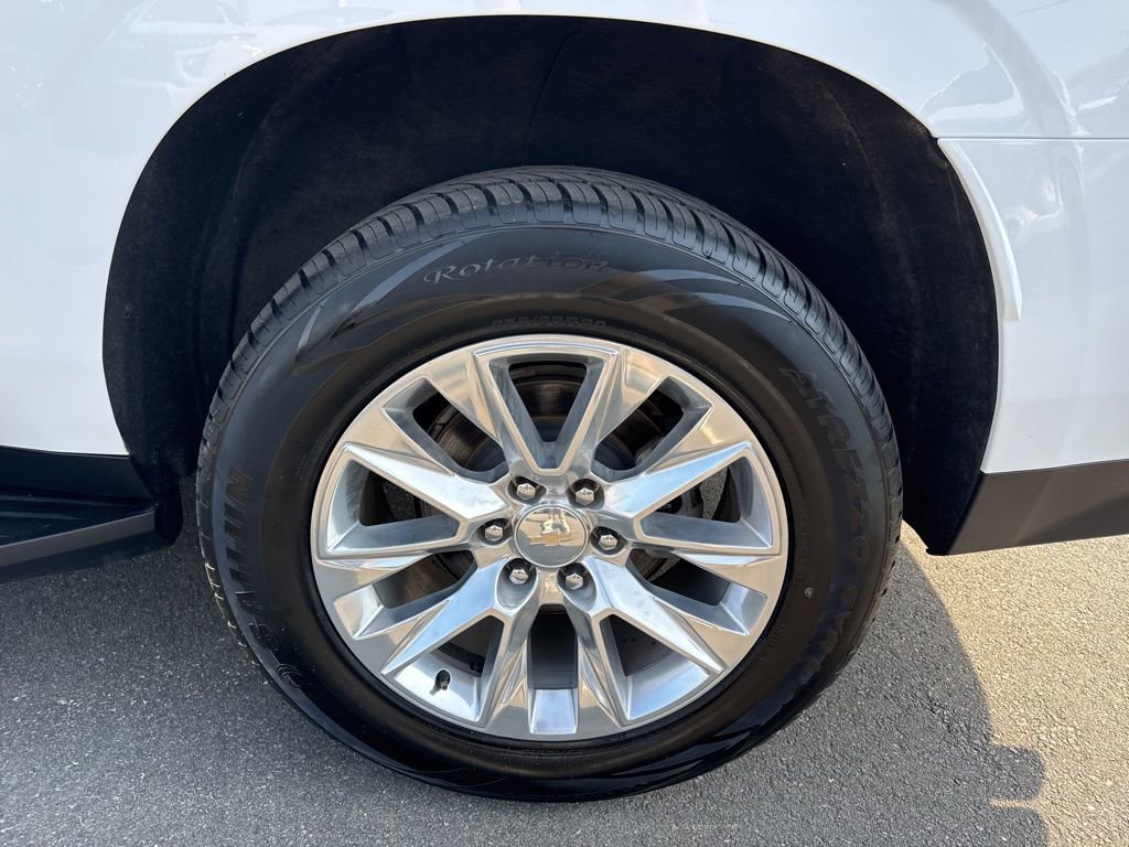 Used 2023 Chevrolet Suburban Premier image 37