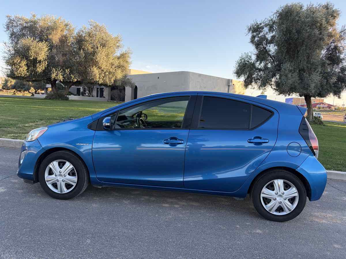 Used 2016 Toyota Prius C Three FWD image 3
