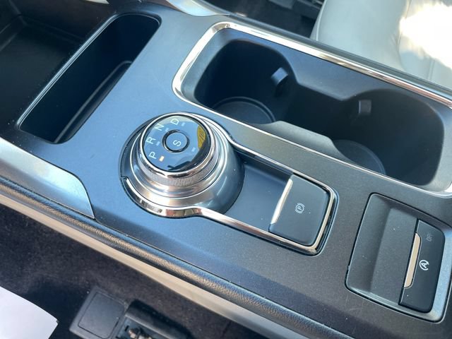 Used 2017 Ford Fusion SE w/ Fusion SE Technology Package FWD image 25