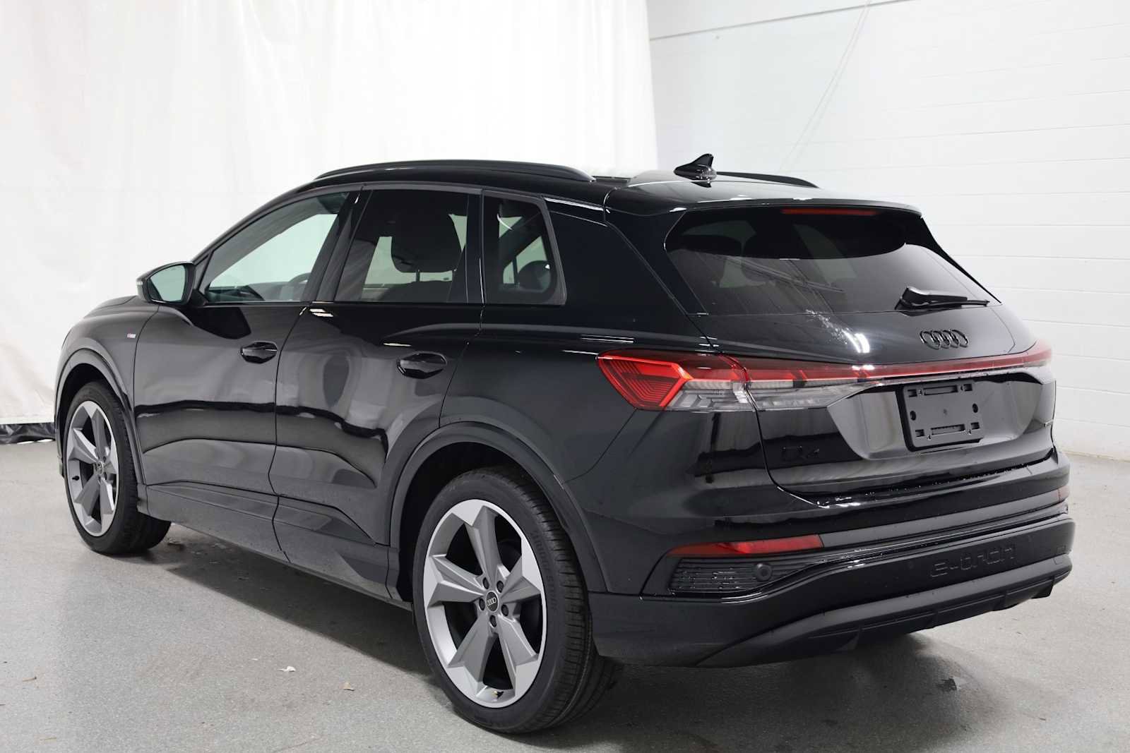 New 2025 Audi Q4 e-tron Premium Plus image 3