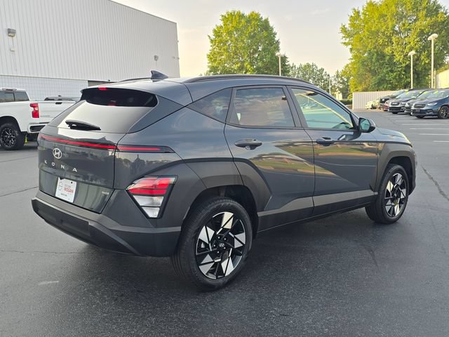 Used 2024 Hyundai Kona SEL AWD/4WD image 3