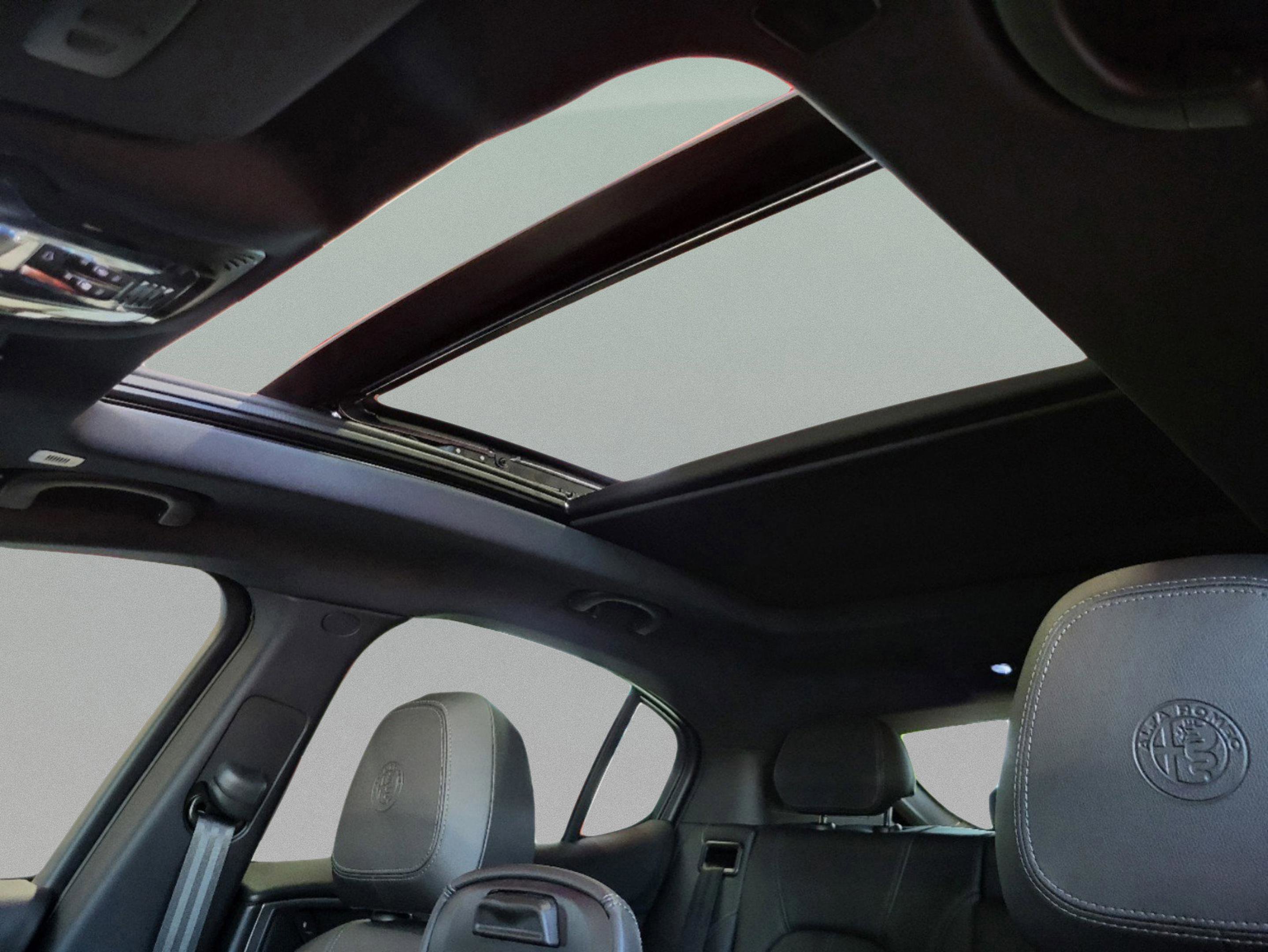 New 2025 Alfa Romeo Stelvio Sprint image 55