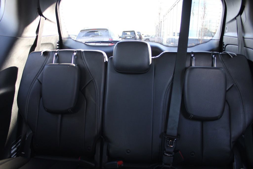 Used 2018 Chrysler Pacifica Touring-L w/ Premium Audio Group image 29