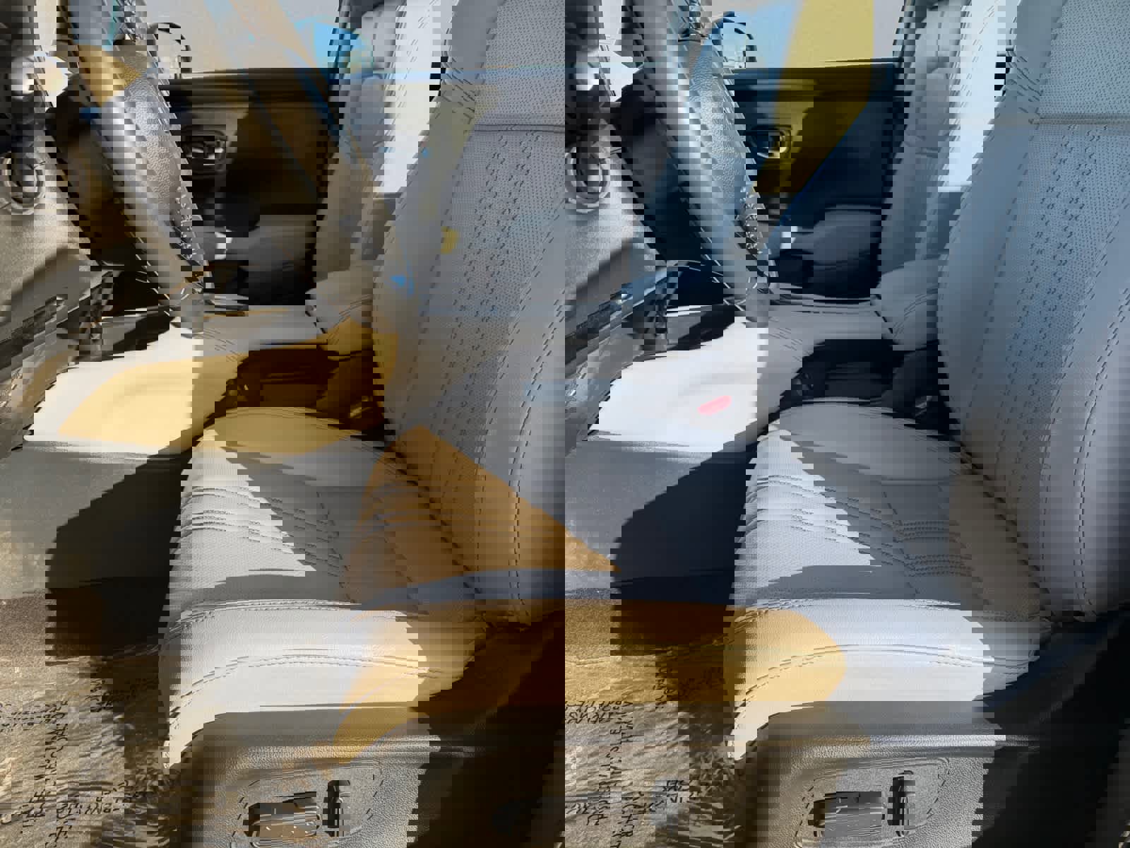 Used 2023 Honda HR-V EX-L image 7