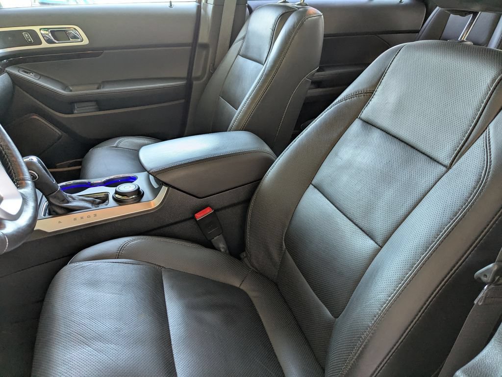 Used 2015 Ford Explorer Limited w/ Equipment Group 302A AWD/4WD image 12
