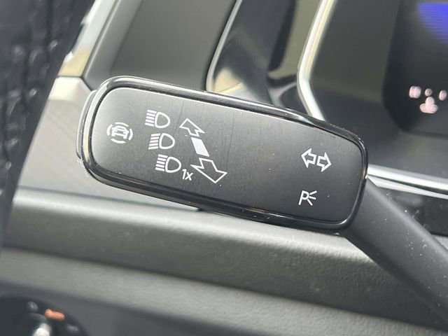 Certified 2023 Volkswagen Jetta SE w/ Panoramic Sunroof Package image 24