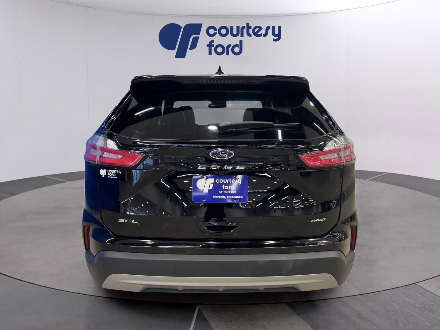 Used 2024 Ford Edge SEL image 6