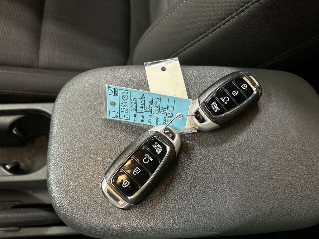 Used 2023 Hyundai Kona SEL AWD/4WD image 12