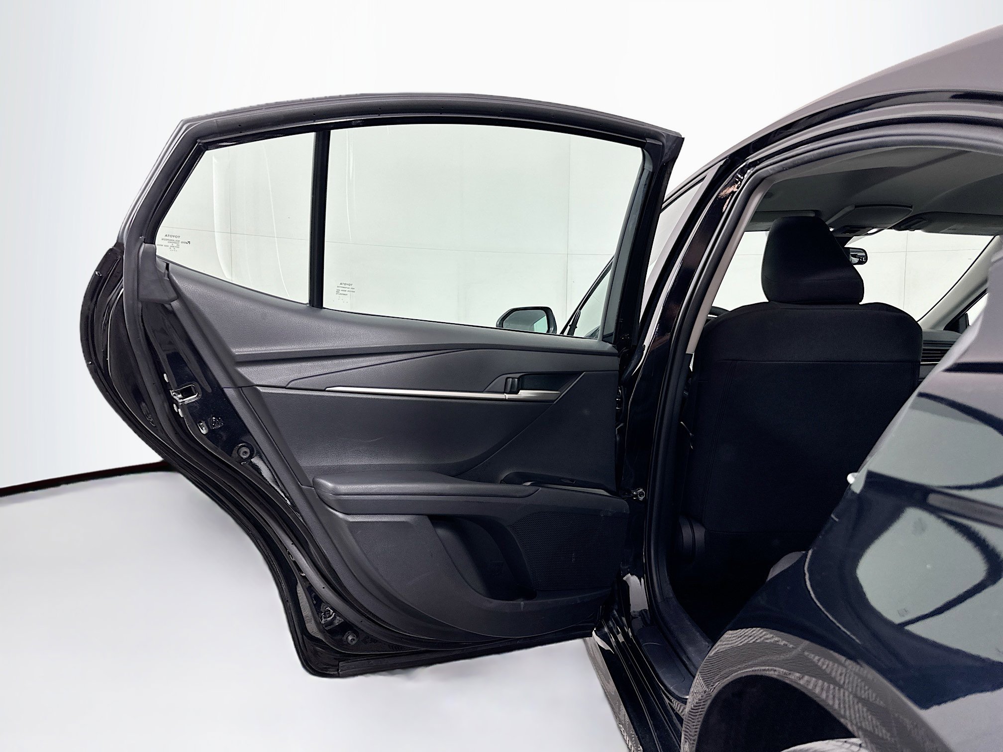 Used 2025 Toyota Camry LE image 25