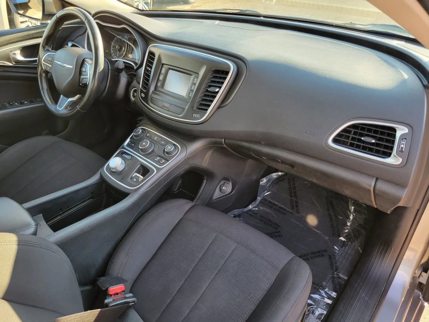 Used 2015 Chrysler 200 Limited w/ Convenience Group image 19