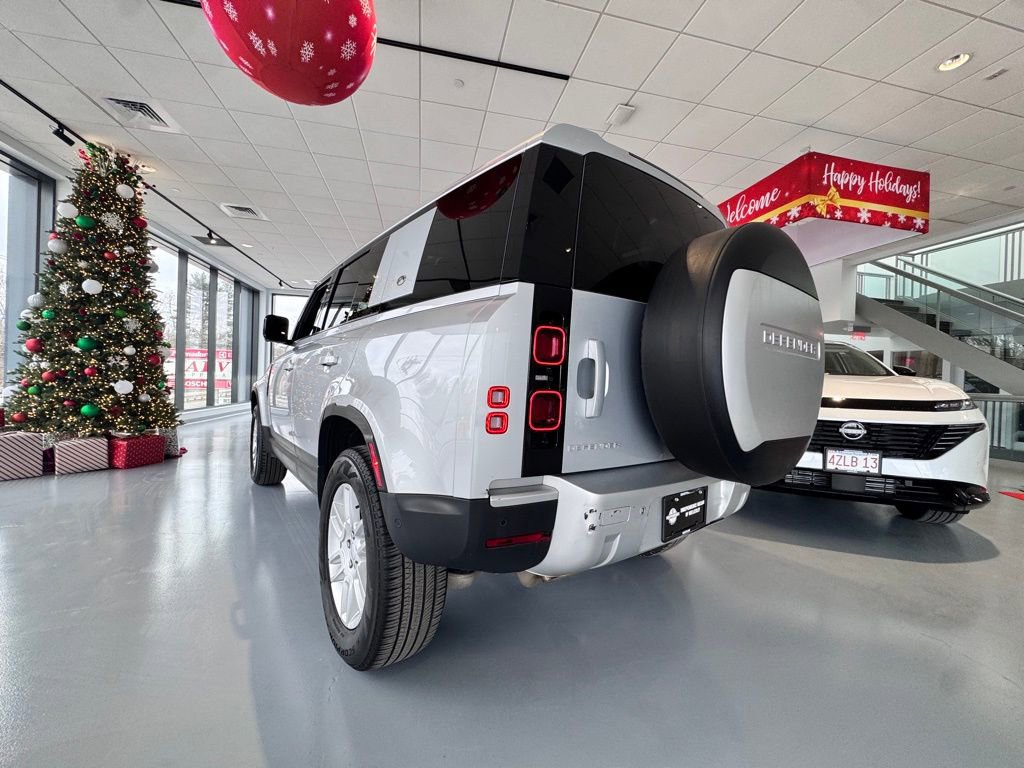 Used 2023 Land Rover Defender 110 S image 3