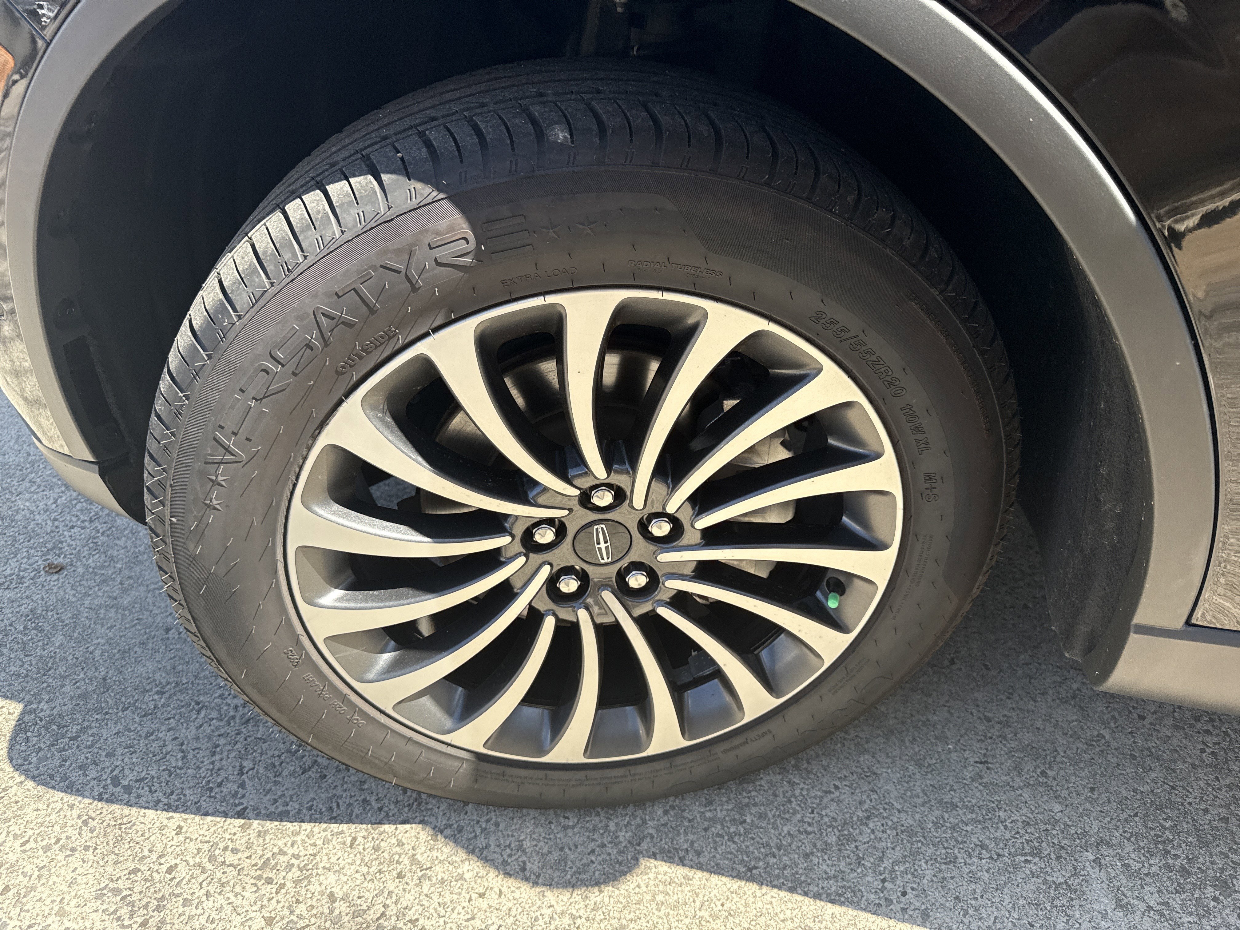 Used 2022 Lincoln Aviator Reserve w/ Equipment Group 201A image 11