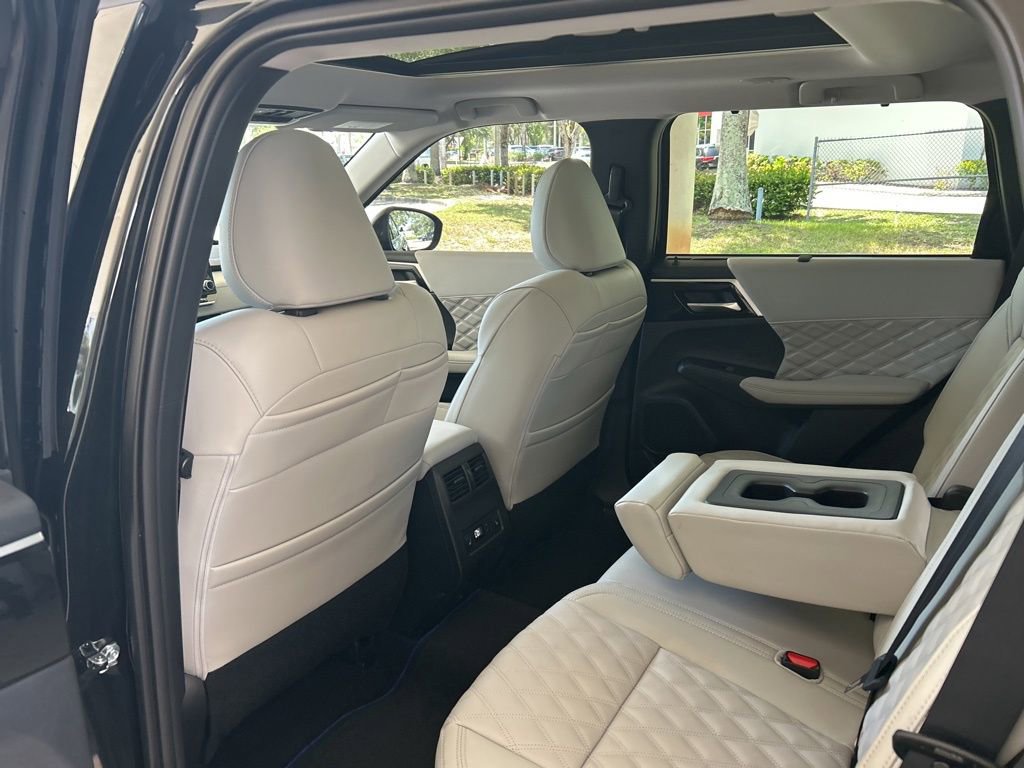 New 2025 Mitsubishi Outlander SEL image 41