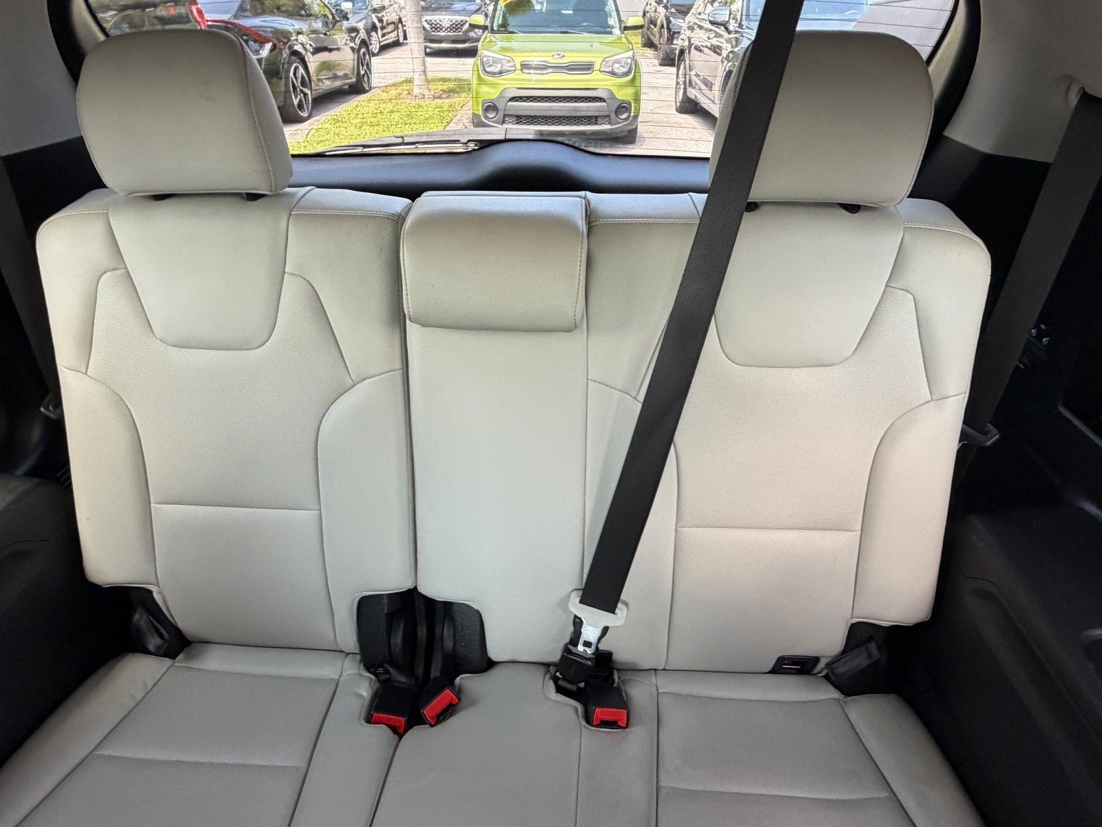 Used 2025 Kia Telluride SX w/ SX Captain's Chair Package FWD image 14