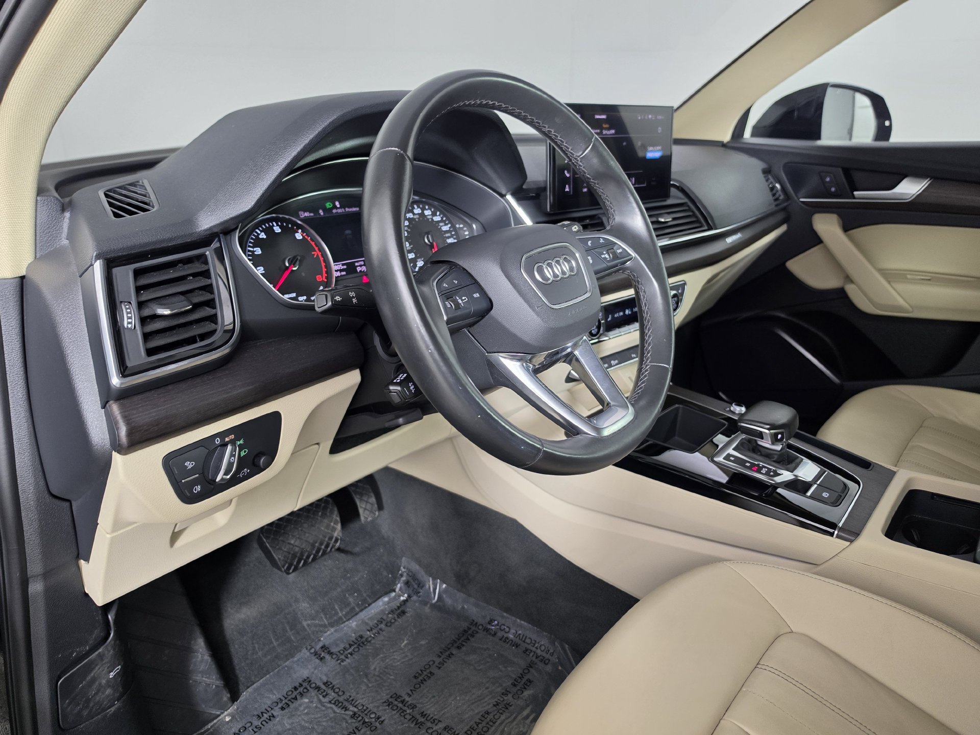 Used 2021 Audi Q5 2.0T Premium w/ Convenience Package AWD/4WD image 2