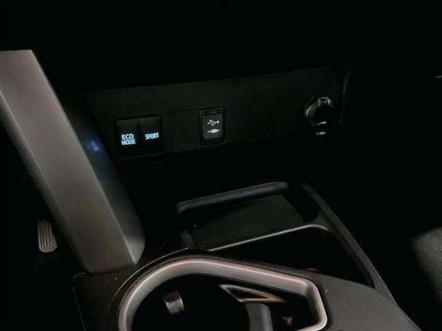 Used 2018 Toyota RAV4 LE image 26