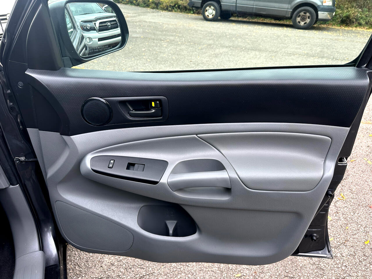 Used 2012 Toyota Tacoma 2WD Access Cab image 18