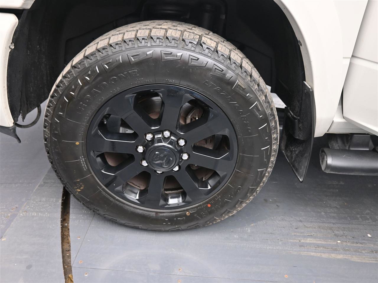 Used 2017 RAM 2500 Laramie w/ Sport Appearance Group AWD/4WD image 18