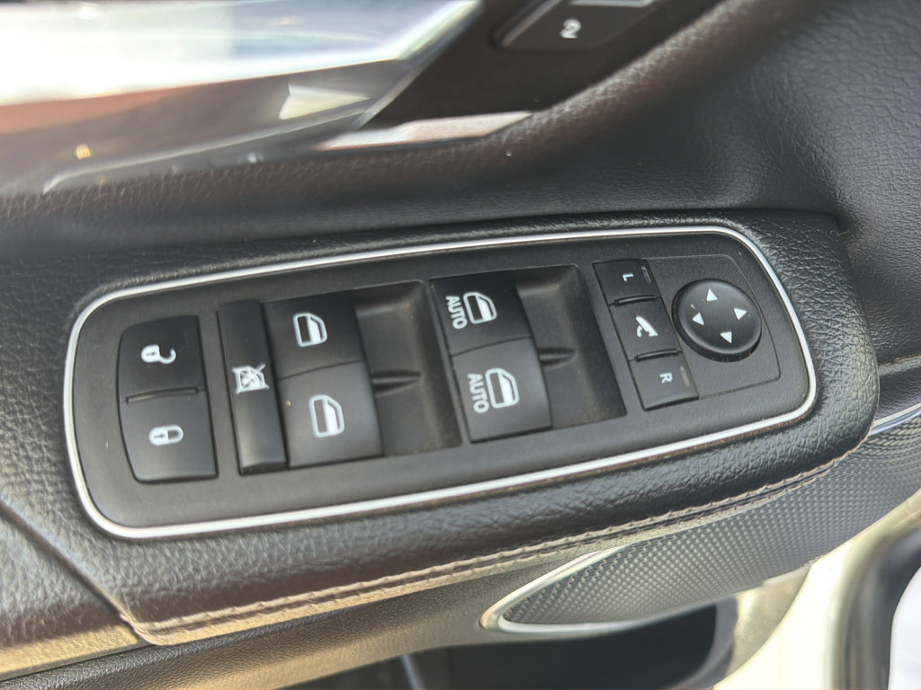 Used 2023 RAM 1500 Laramie w/ Off Road Group AWD/4WD image 19