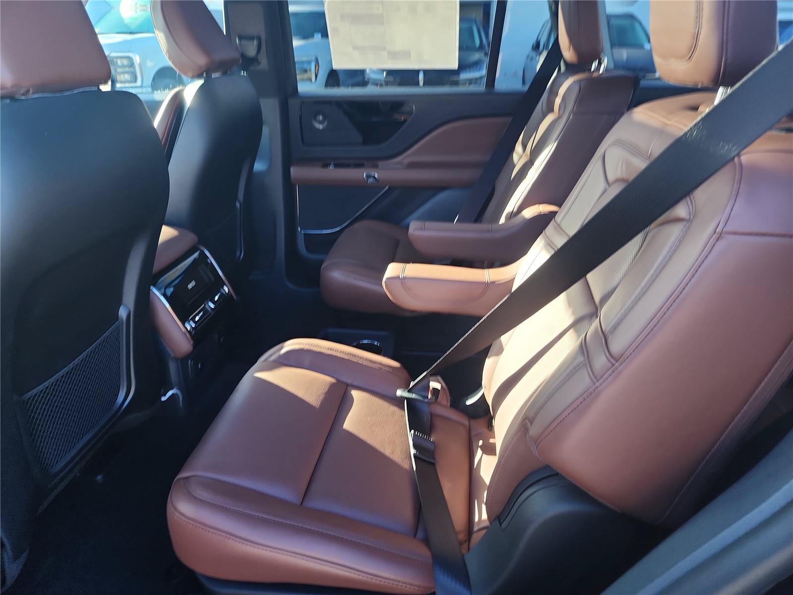 New 2027 Lincoln Aviator Reserve w/ Jet Appearance Package RWD image 18
