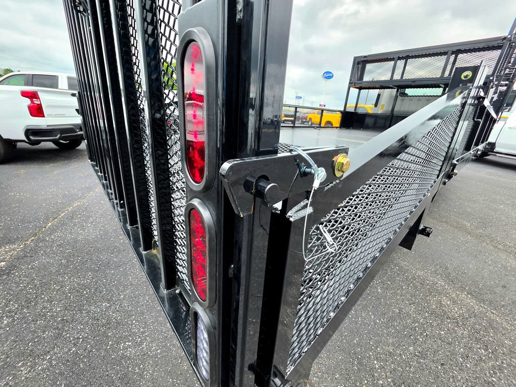 Used 2024 Chevrolet Low Cab Forward 5500XG RWD image 13