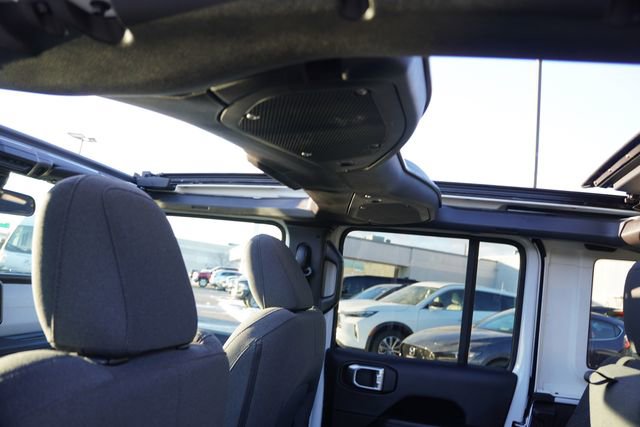 Certified 2025 Jeep Wrangler Unlimited Sahara w/ Safety Group image 18