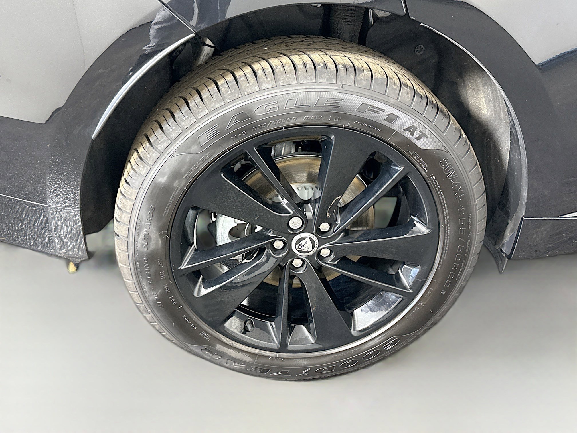 Used 2025 Jaguar F-PACE R-Dynamic S image 33