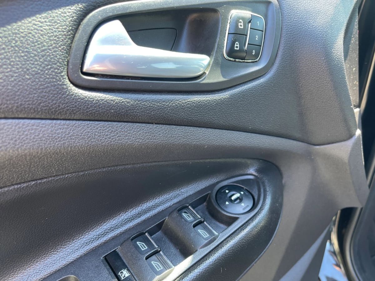 Used 2013 Ford Escape SEL image 17