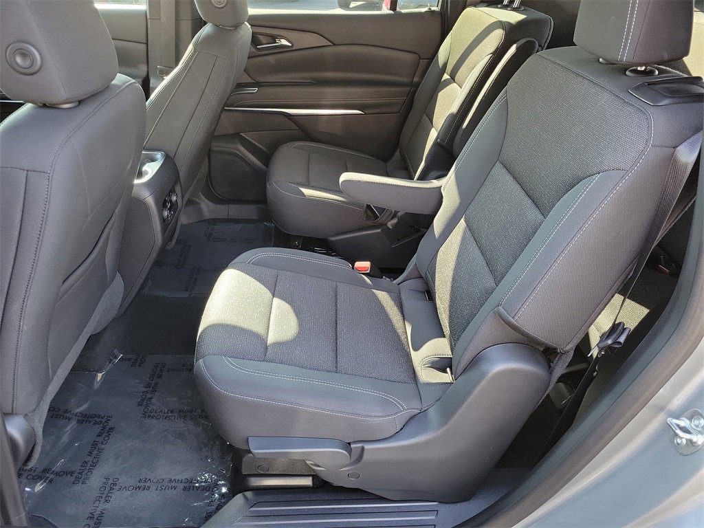 Used 2025 Chevrolet Traverse LT image 21