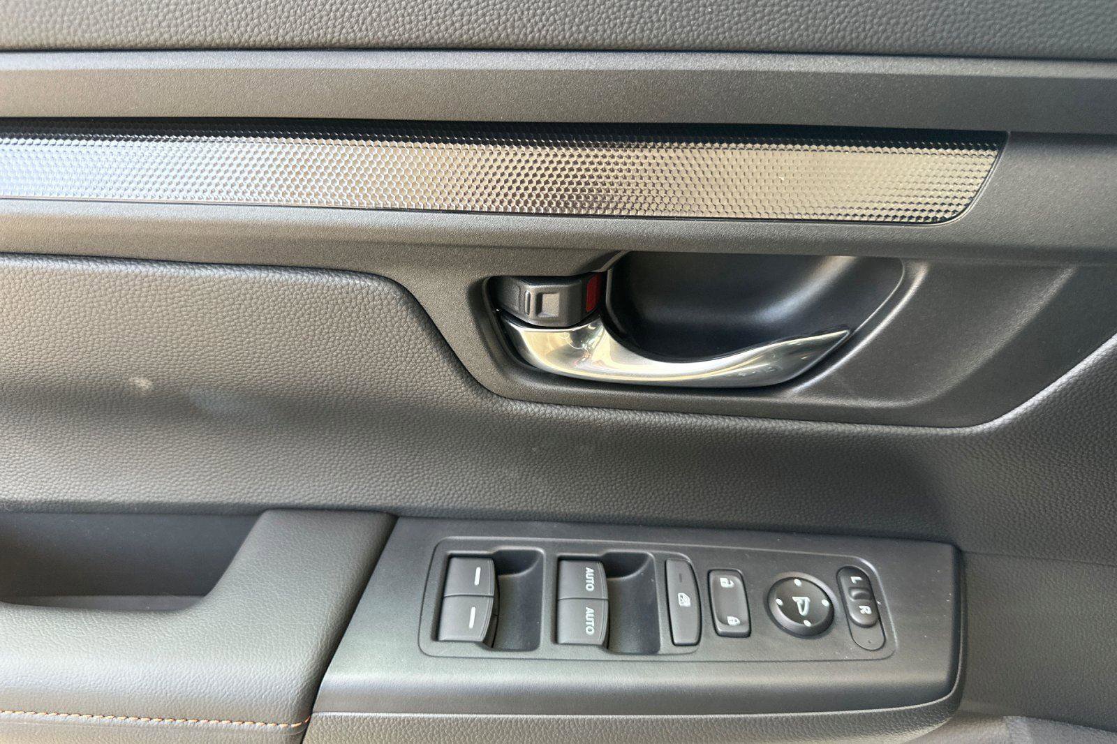 Certified 2026 Honda CR-V TrailSport image 9